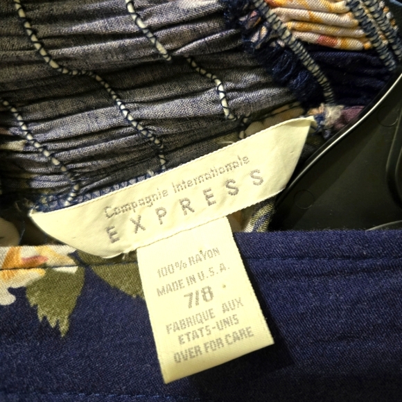 VINTAGE Express Floral Dress - Picture 4 of 7